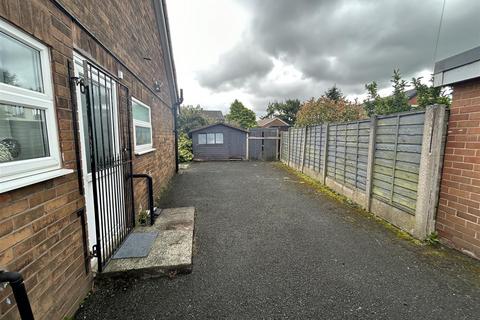 2 Bridge Street, Springhead, Oldham, OL4 4PE