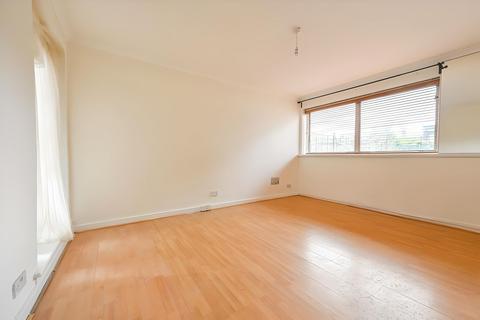 3 bedroom apartment to rent, St. Mary Le Park Court, Parkgate Road, London, SW11