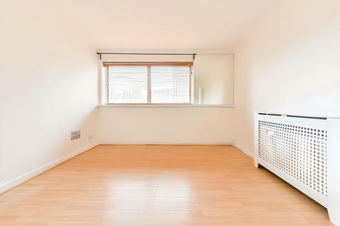 3 bedroom apartment to rent, St. Mary Le Park Court, Parkgate Road, London, SW11