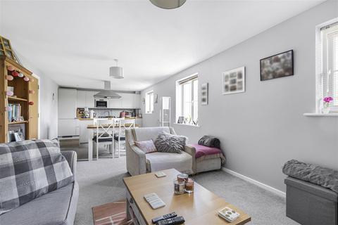 2 bedroom flat for sale, Crabtrees, Saffron Walden CB11