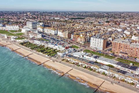 2 bedroom flat for sale, Crossways Mansions Marina, Bexhill-On-Sea