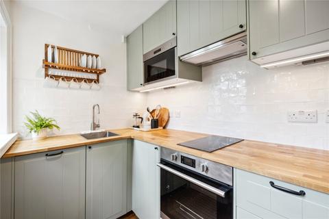 2 bedroom property to rent, Leathwaite Road, SW11