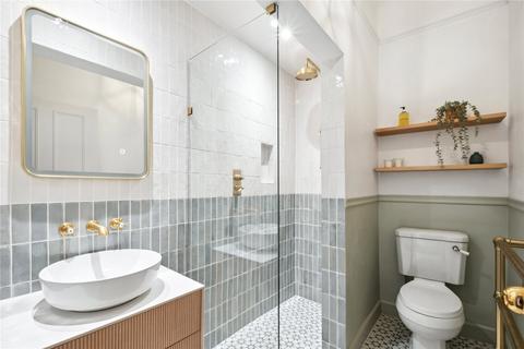 2 bedroom property to rent, Leathwaite Road, SW11