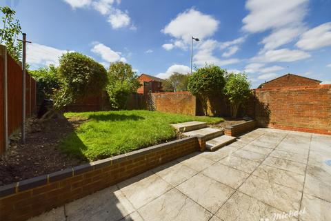 3 bedroom end of terrace house for sale, Carey Close, Aylesbury, Buckinghamshire