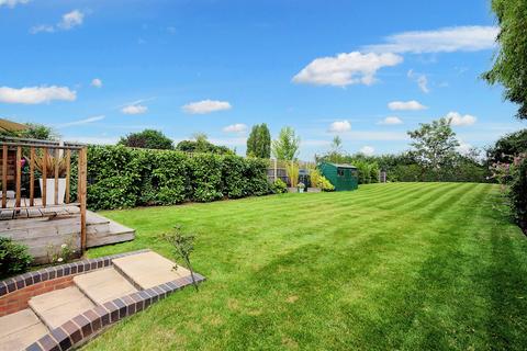 4 bedroom detached house for sale, Heath Road, Boughton Monchelsea, ME17