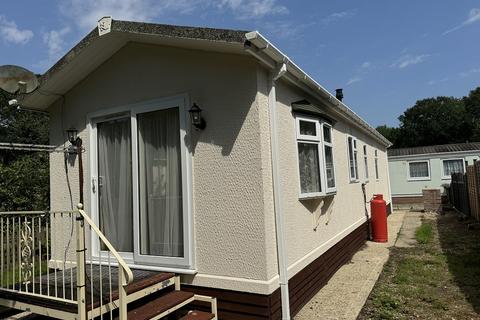 2 bedroom park home for sale, Hook Common, Hook, Berkshire