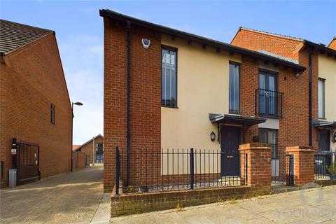 3 bedroom end of terrace house for sale, Barring Street, Northampton NN5