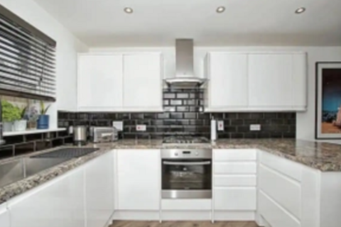 4 bedroom house share to rent, at Bristol, 119, College Way TR1