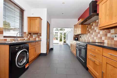 3 bedroom semi-detached house for sale, Ringwood Road, Eastbourne