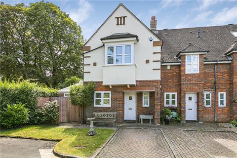 3 bedroom end of terrace house for sale, St. Martins Mews, Woking GU22