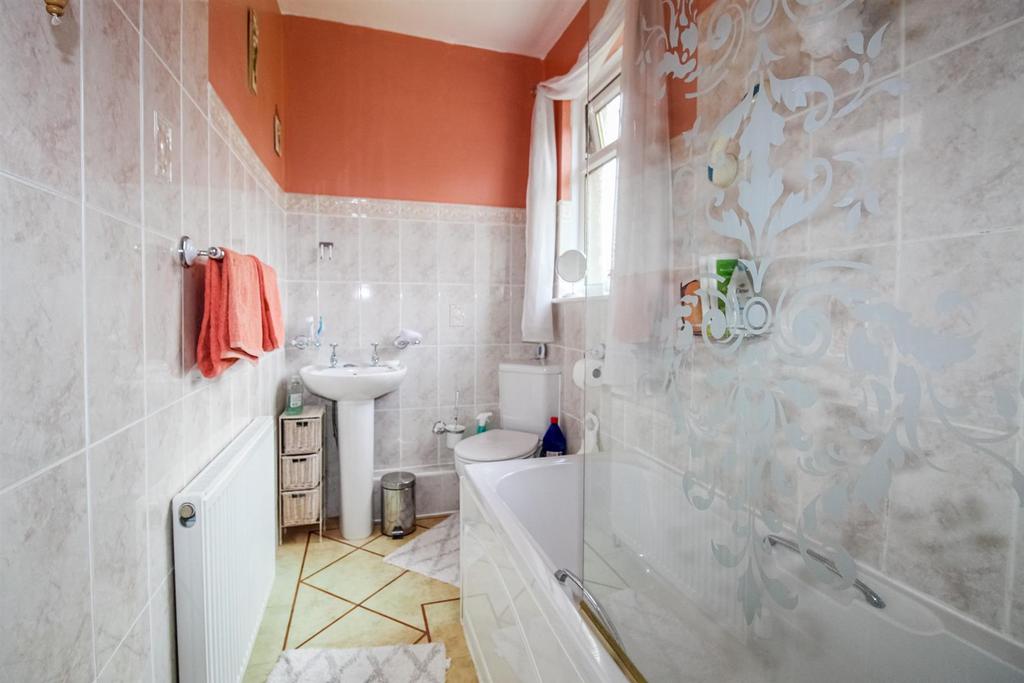 Bathroom/w.c.