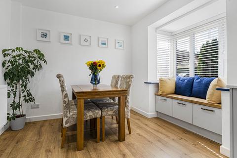 24 Benson Close, Bicester, OX26 4FQ