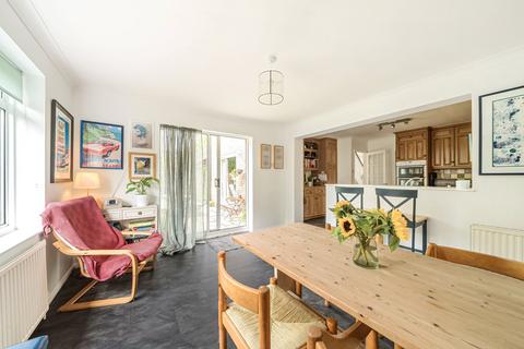 11 Ellery Close, Cranleigh, GU6 8DF