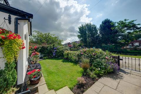 3 bedroom detached house for sale, 21 Canal Bank, Lymm WA13