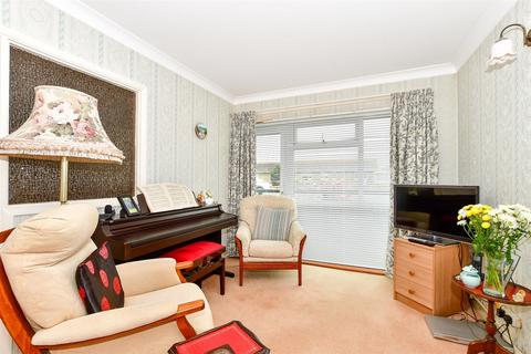 1 bedroom ground floor flat for sale, Sutton Avenue, Peacehaven, East Sussex