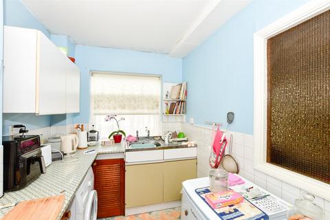 1 bedroom ground floor flat for sale, Sutton Avenue, Peacehaven, East Sussex