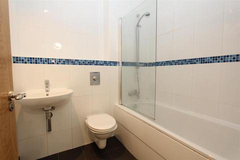 1 bedroom flat to rent, Waterloo Court, Hunslet Road