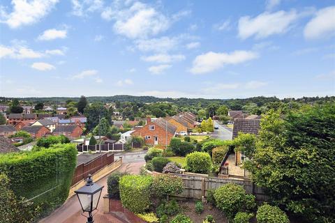 7, Kinver Mount Comber Grove, Kinver, Stourbridge, DY7 6EY