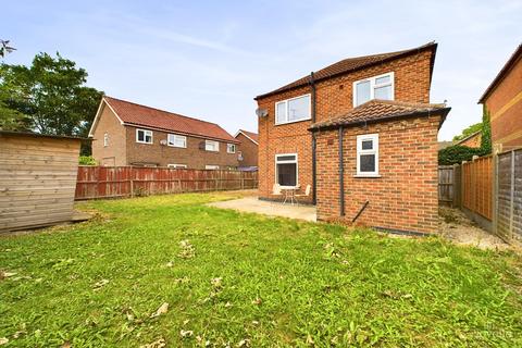 3 bedroom detached house for sale, Overton Court, North Lincolnshire DN18