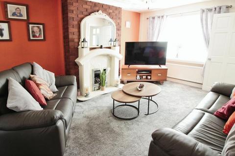 4 bedroom semi-detached house for sale, First Avenue, Leeds LS26