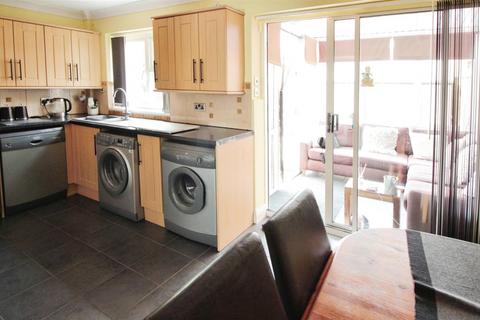 4 bedroom semi-detached house for sale, First Avenue, Leeds LS26