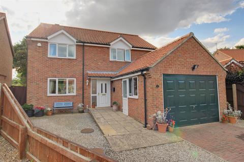 4 bedroom detached house for sale, Beckside Manor, Roos