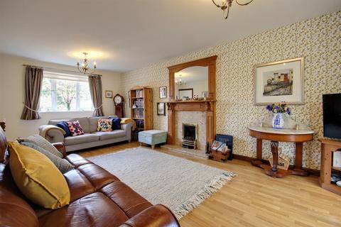 6 Beckside Manor, Roos, Hull, HU12 0EF