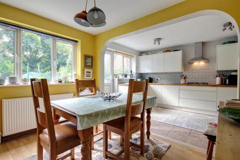 6 Beckside Manor, Roos, Hull, HU12 0EF
