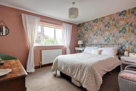 6 Beckside Manor, Roos, Hull, HU12 0EF