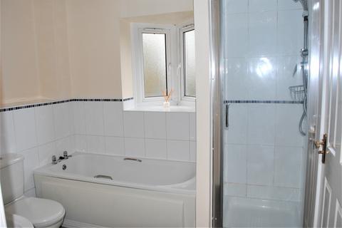 2 bedroom flat to rent, 4 Victoria Court, Victoria Lane, MANCHESTER, Lancashire, M45 6FF