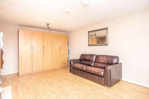 1 bedroom flat to rent, Crusader Way, Hertfordshire WD18