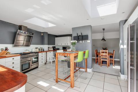 10 Milton Avenue, Gravesend, DA12 1QL