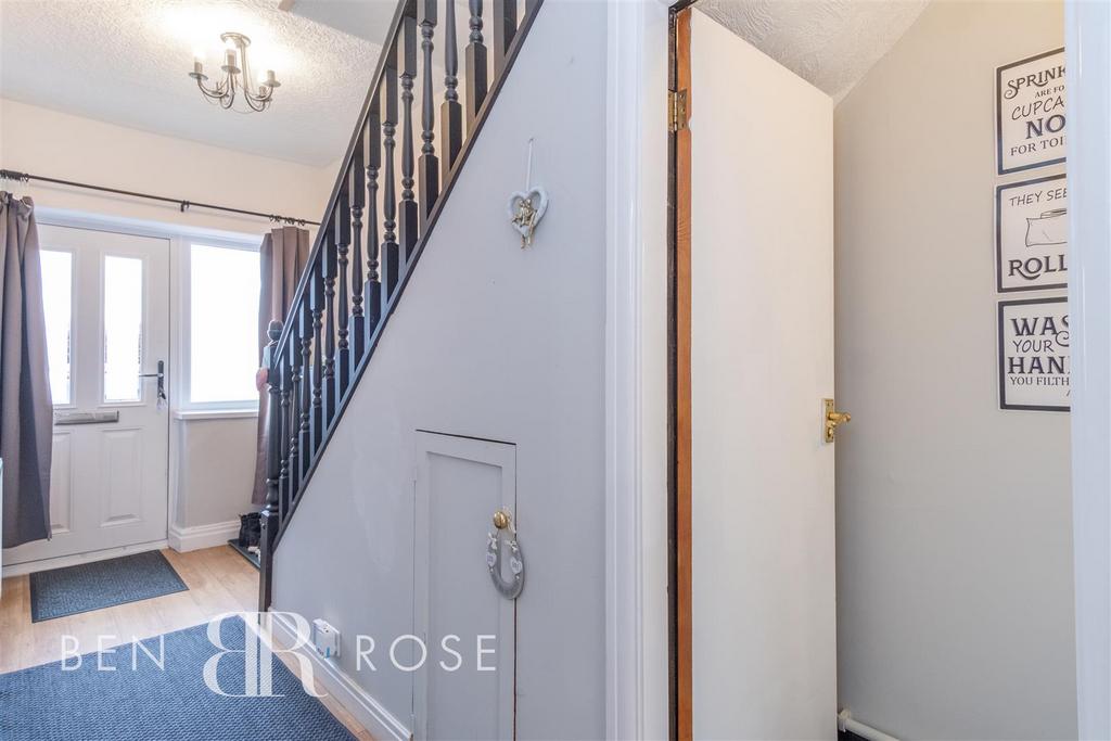 Entrance Hall/WC