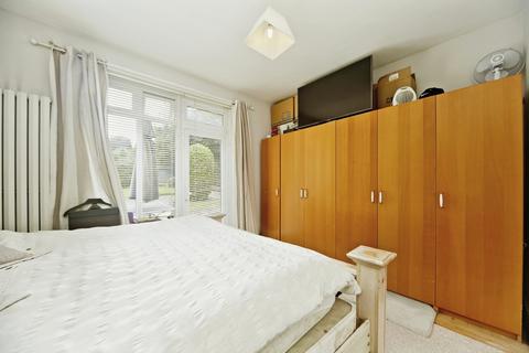 2 bedroom flat for sale, Brighton Road, Sutton SM2