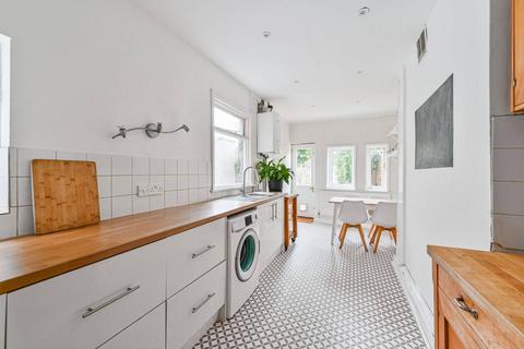 3 bedroom house to rent, Wellfield Road, Streatham, London, SW16