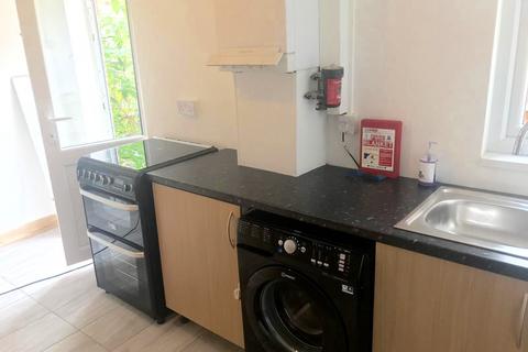 4 bedroom terraced house to rent, Pretoria Road, London N17