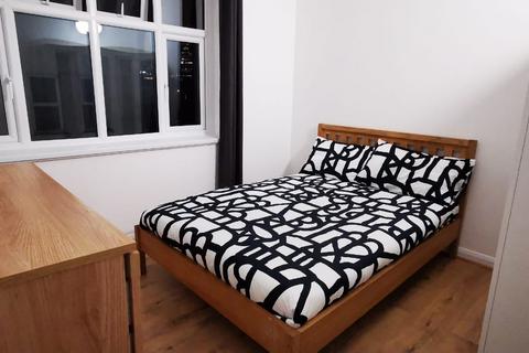 Studio to rent, Fulbourne Street, London E1