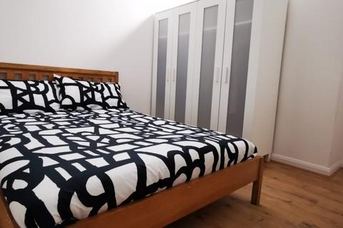 Studio to rent, Fulbourne Street, London E1