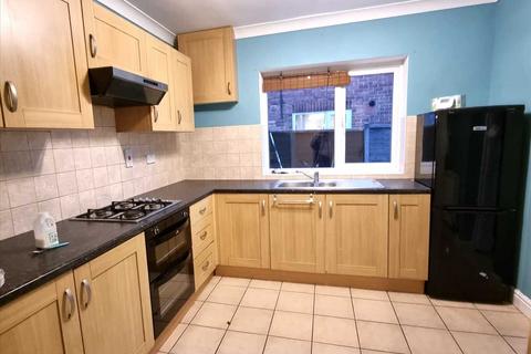 3 bedroom semi-detached house for sale, Neville Road, Scunthorpe DN16