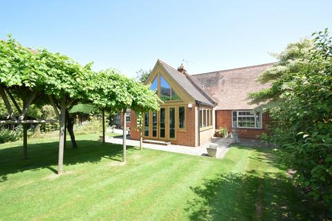 105a Slough Road, Datchet, Slough, SL3 9AQ