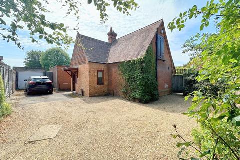 105a Slough Road, Datchet, Slough, SL3 9AQ