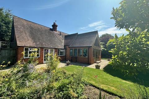 105a Slough Road, Datchet, Slough, SL3 9AQ
