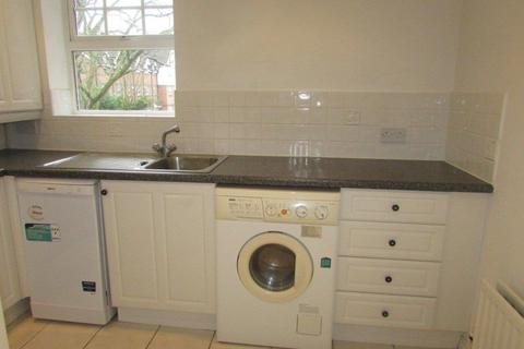 2 bedroom flat to rent, Dunsmore Grove, Solihull, B91 1SU