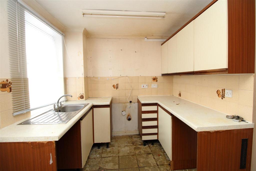 Kitchen 1.JPG