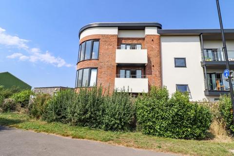 2 bedroom flat for sale, Station Road, Hayling Island