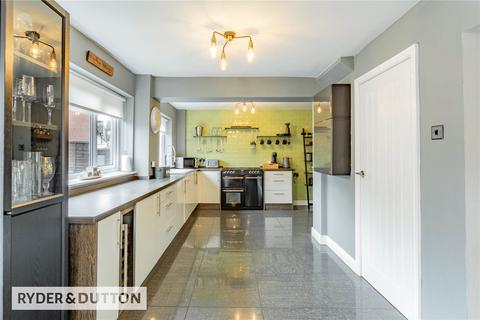 14 Exeter Drive, Ashton-under-lyne, OL6 8BZ