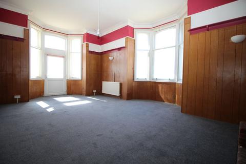 2 bedroom flat to rent, Marine Parade East, Clacton-on-Sea