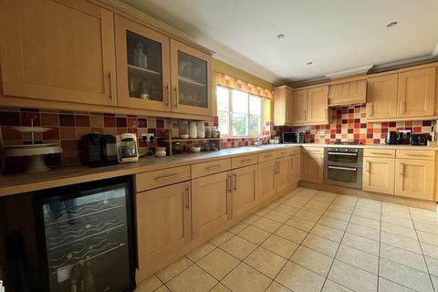 5 bedroom detached house for sale, Paget Crescent, Gorleston