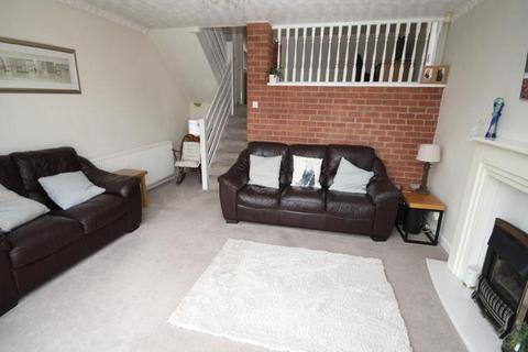 15 Evesham Grove, Bradford, BD10 8TN