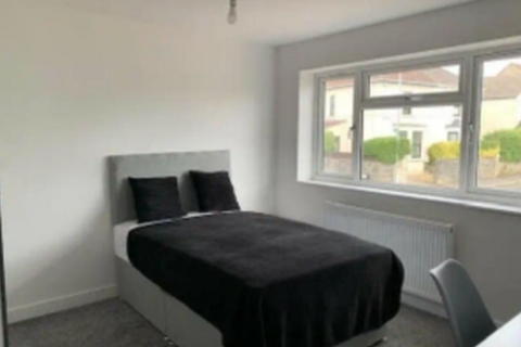 6 bedroom apartment to rent, at Bristol, 65, Mayfield Park South BS16